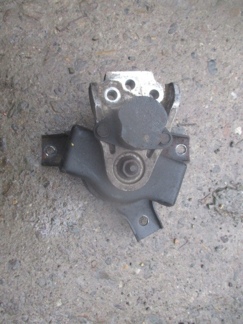 HYUNDAI GETZZ 02 1.1 PODUSZKA SILNIKA