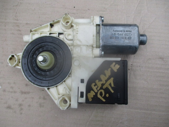 RENAULT MEGANE III SILNICZEK SZYBY PRAWY TYŁ