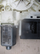 RENAULT MEGANE III SILNICZEK SZYBY PRAWY TYŁ