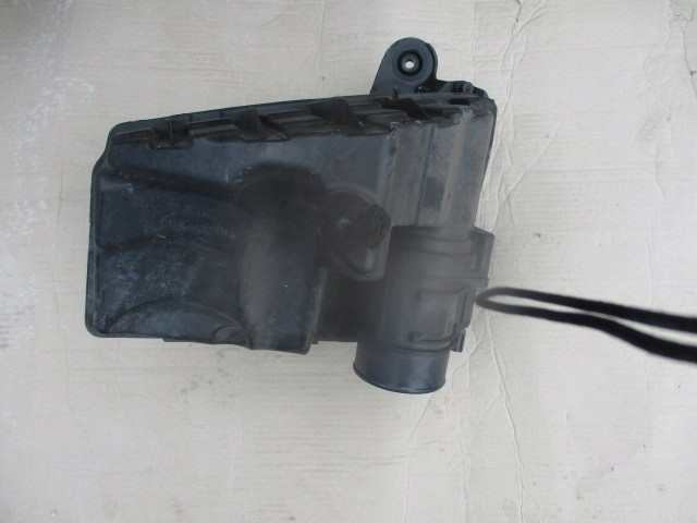 RENAULT MEGANE III 1.9 DCI FILTR POWIETRZA