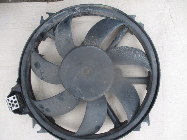 RENAULT MEGANE III 1.9 DCI 131KM WENTYLATOR