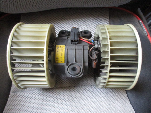 BMW X5 E53 02R. WENTYLATOR DMUCHAWA 8 3855589