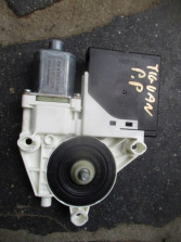 TIGUAN LIFT SILNICZEK SZYBY PRAWY PRZÓD 5N0959702F