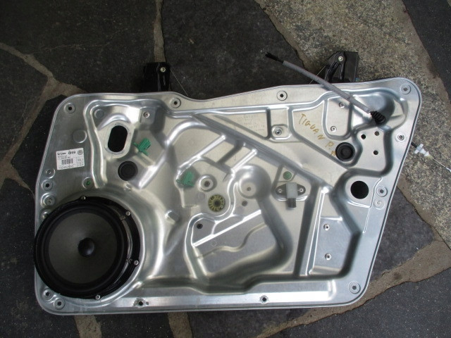 TIGUAN LIFT mechanizm szyby prawy przód 5N1837730F