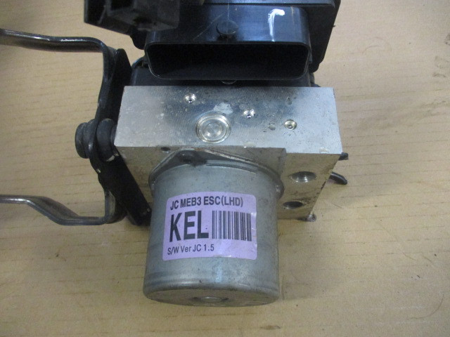 HYUNDAI IX20 1.4 CRDI POMPA ABS 61589 42100