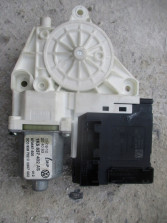 VW JETTA SILNICZEK SZYBY PRAWY PRZOD 1K5837402AS