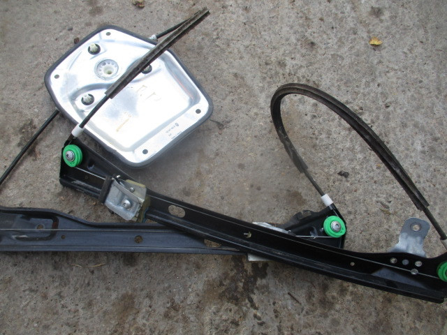 JETTA SEDAN MECHANIZM SZYBY PRAWY PRZÓD 1K5839462B