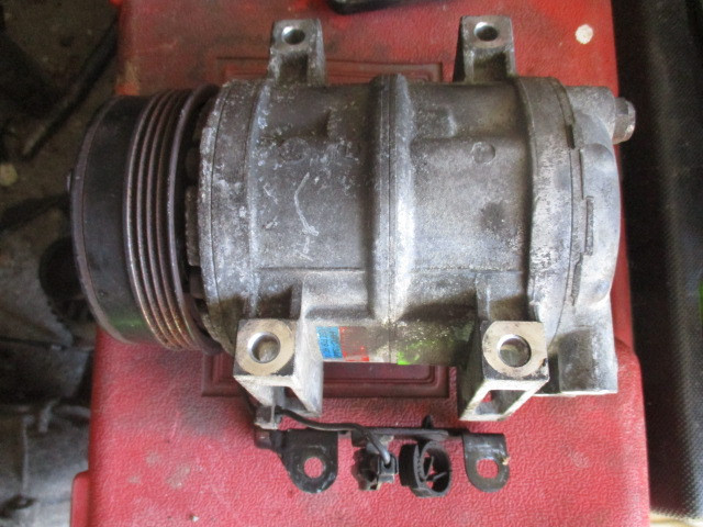 SUBARU LEGACY BOXER EJ20 2.0 KOMPRESOR 73111AC010