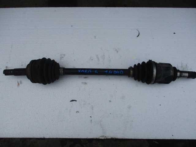 YARIS I LIFT 05R 1.4 D4D PÓŁOŚ LEWA KRÓTKA