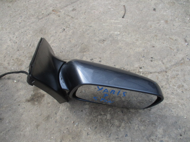 YARIS I LIFT 05 R 5D LUSTERKO PRAWE 5PIN 8S5