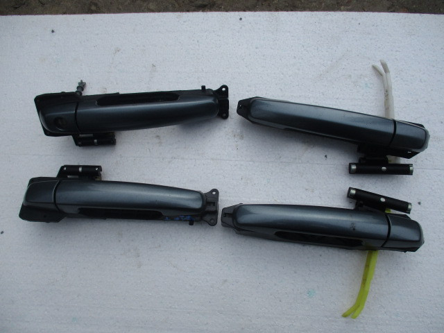 SWIFT 1.3 16V MK6 07 KLAMKA LEWY PRZÓD ZY4