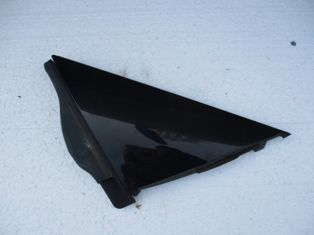 SUZUKI SWIFT MK6 5D TRÓJKĄT BŁOTNIKA PRAWY