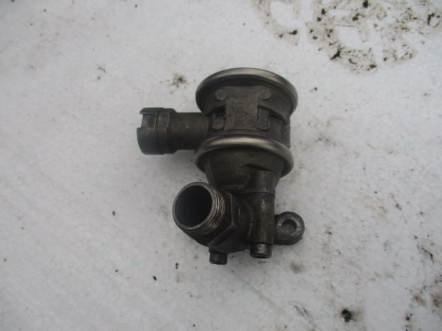 VW T5 2.0 FSI AXA ZAWÓR 06A131351D