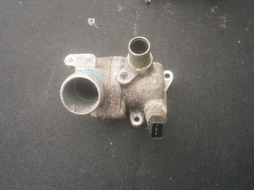 KIA VENGA 1.4 CRDI OBUDOWA TERMOSTATU