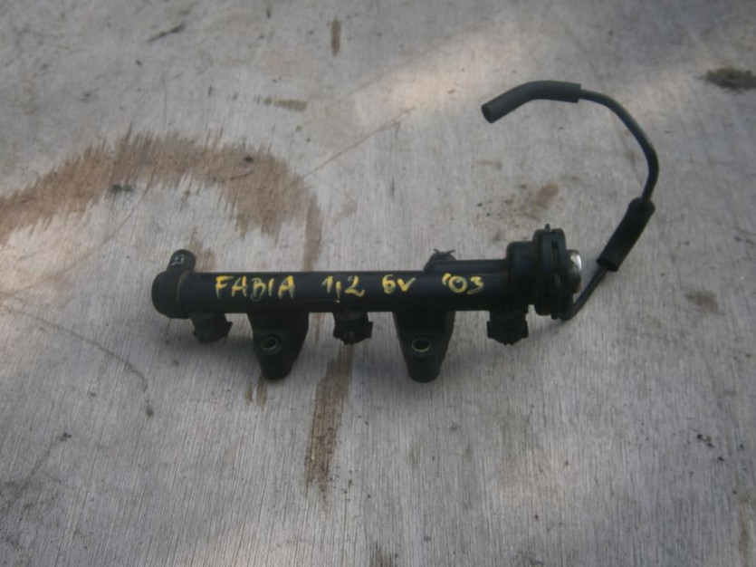 SKODA FABIA 1,2 6V LISTWA WTRYSKOWA 03R