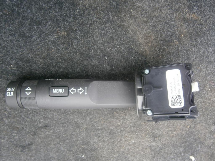 AVEO 1,3 D T300 PRZELACZNIK KIERUNKOWSKAZOW 12r