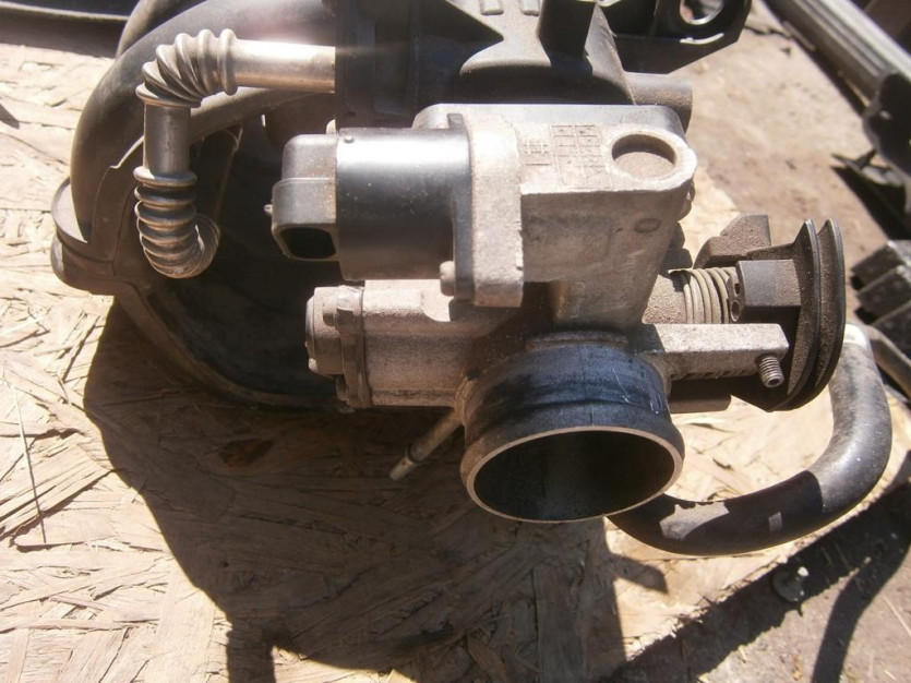 CHEVROLET AVEO 1,2 16V PRZEPUSTNICA 2009