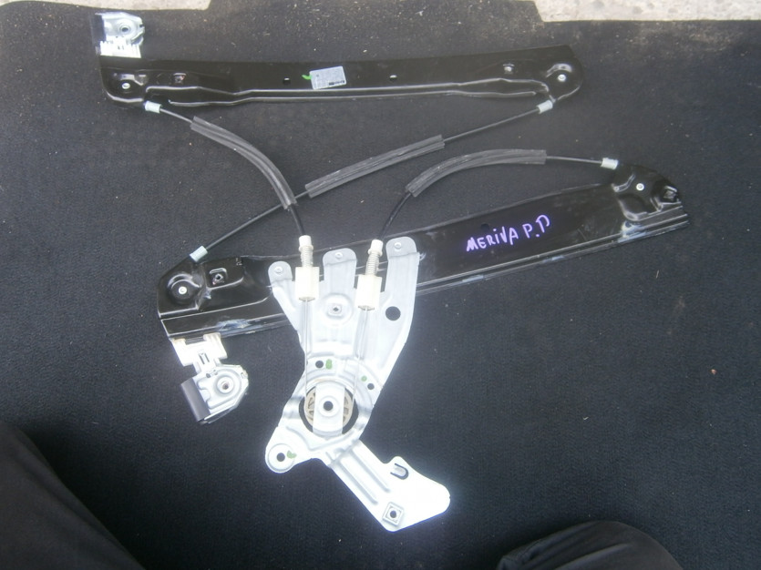 MERIVA B 2012 R MECHANIZM SZYBY PRAWY PRZÓD
