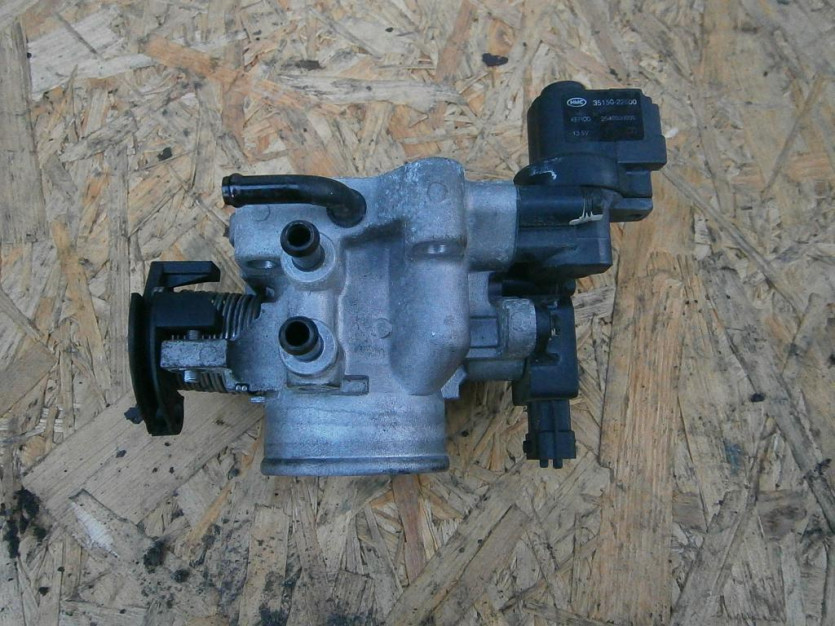 KIA CERATO 1.6 16V PRZEPUSTNICA GAZU 06 R. KOMPLET