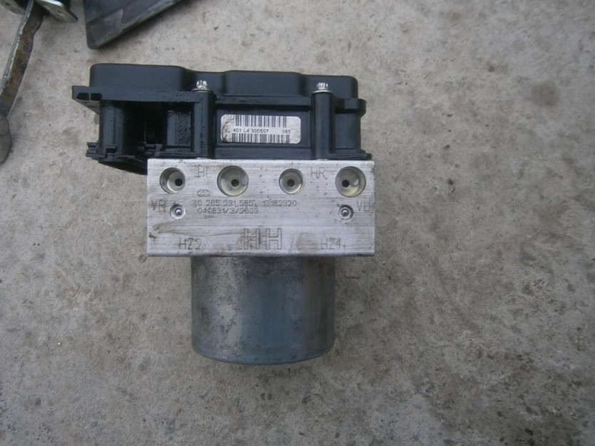 OPEL TIGRA B 2 II 1.8 POMPA ABS 0265231585