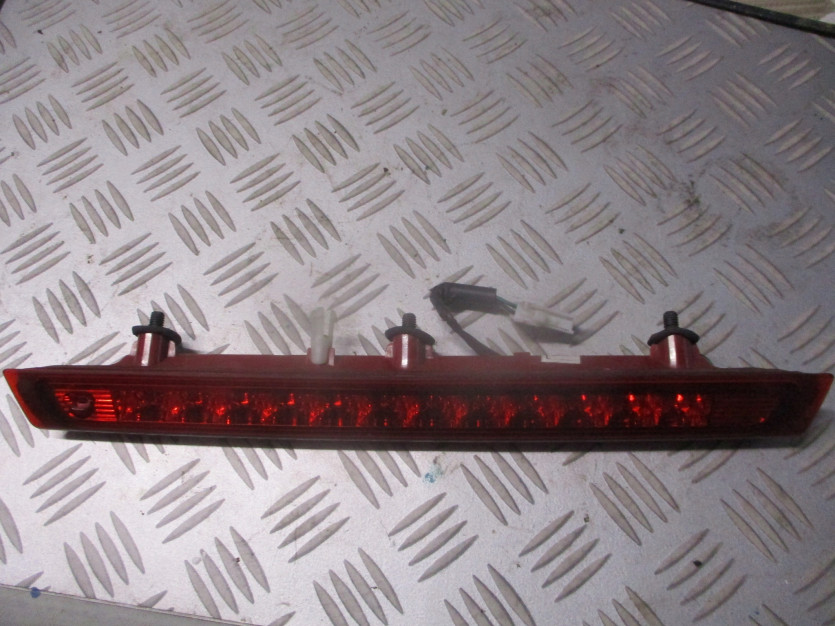 HYUNDAI I30 HB TRZECI STOP KLAPY 92700-2L0