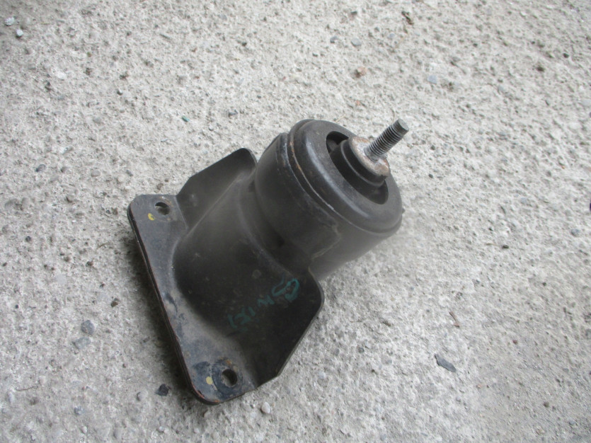 SUZUKI SWIFT MK6 1.3 16V PODUSZKA SILNIKA