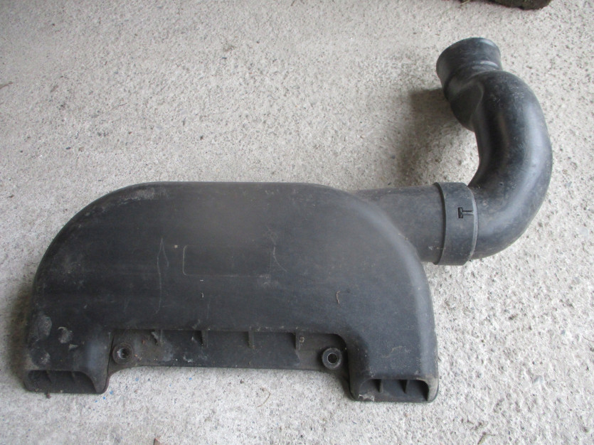 HYUNDAI I30 1.6 CRDI WLOT POWIETRZA 28212-2L000