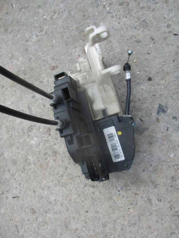 HYUNDAI I30 HB ZAMEK LEWY przód 6PIN 81310-2L020