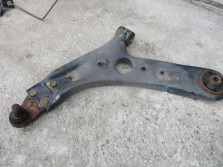 HYUNDAI I30 II HB GD WAHACZ LEWY PRZÓD