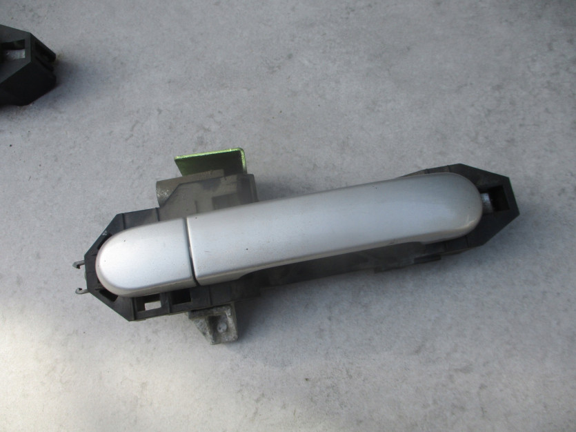 NISSAN TIIDA tida klamka PRAWY tył