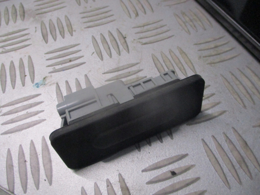 RENAULT TWINGO III 2015 R. MIKROSTYK KLAPY TYŁ