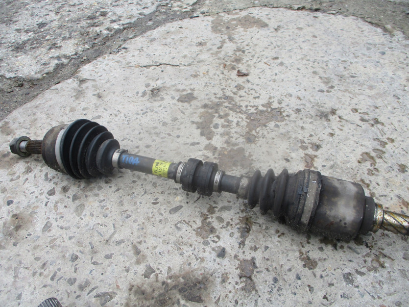 NISSAN TIIDA HB 1.5 DCI PÓŁOŚ PÓŁOSKA LEWA