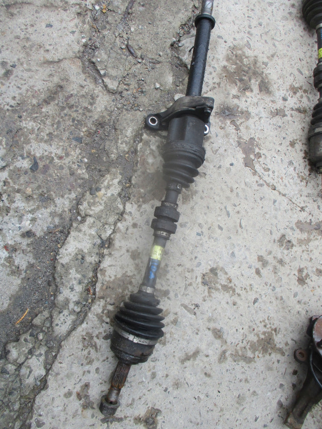 NISSAN TIIDA HB 1.5 DCI PÓŁOŚ PÓŁOSKA PRAWA