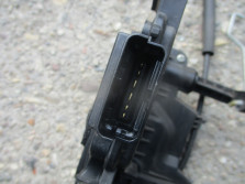 KIA SOUL 2009 R. ZAMEK DRZWI LEWY PRZÓD 813102K000