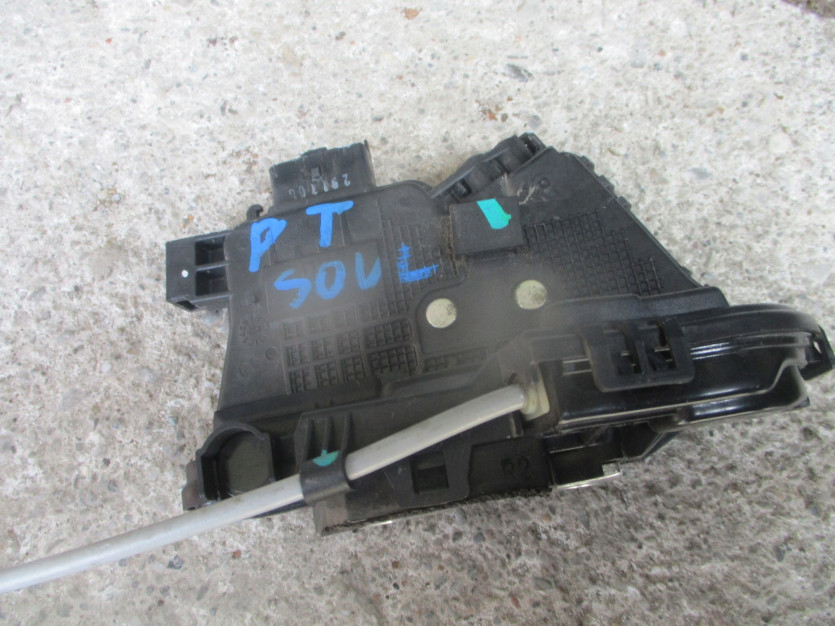 KIA SOUL 2009 R. ZAMEK DRZWI PRAWY TYŁ 81420-2K000