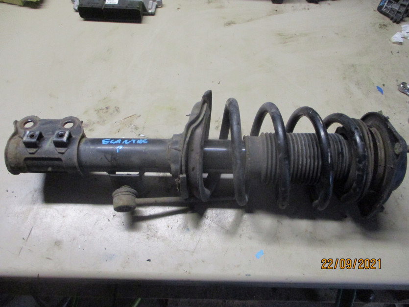 HYUNDAI ELANTRA 2013 R. 1.6 16V AMORTYZATOR PRAWY