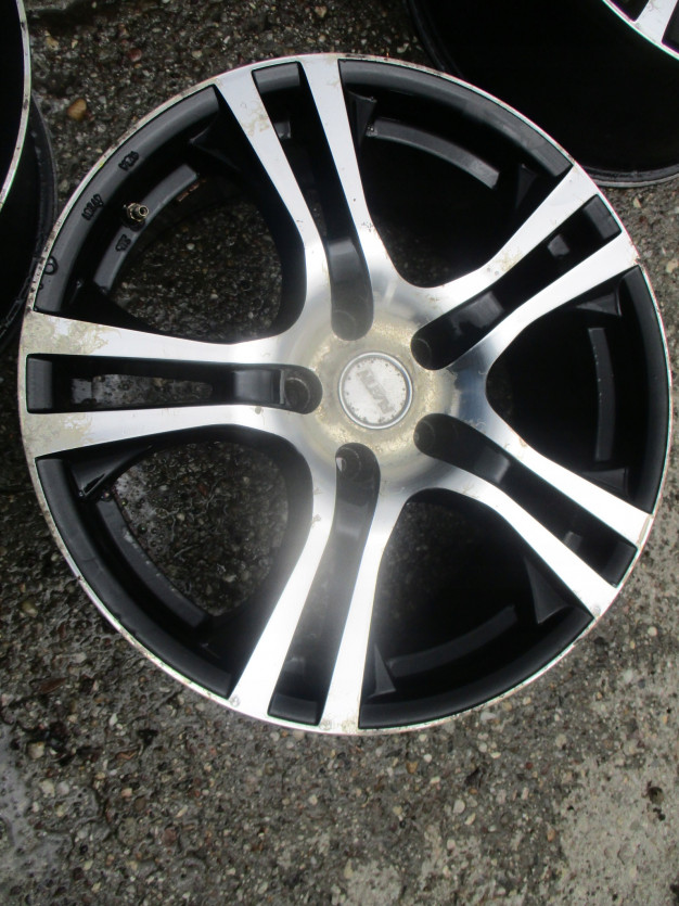 KIA SPORTAGE III FELGA 18 R18 ET40 RP1-8018