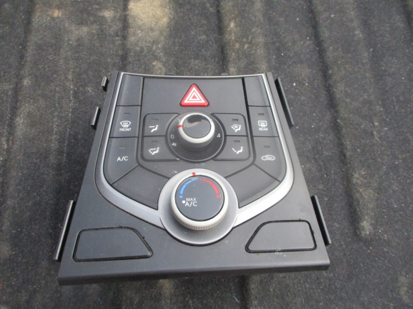 HYUNDAI ELANTRA V 2013 PANEL KLMATYZACJI
