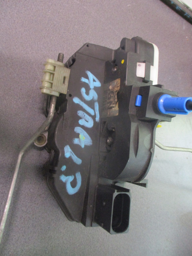 OPEL ASTRA J HB ZAMEK LEWY PRZÓD