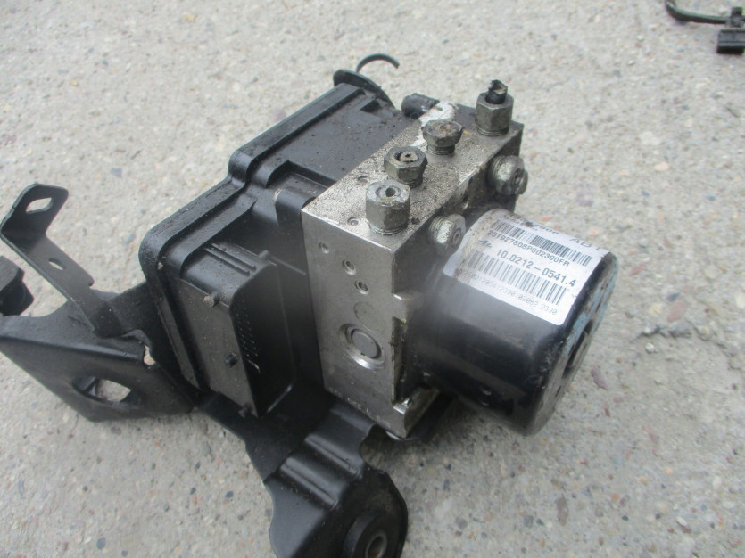 OPEL ASTRA J LIFT 1.4 T POMPA ABS