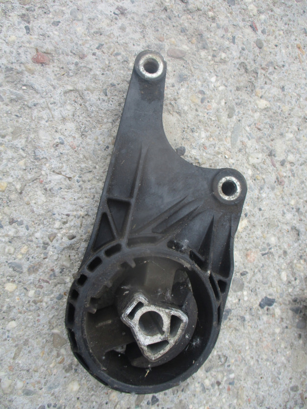 ASTRA J 1.4 T PODUSZKA SKRZYNI