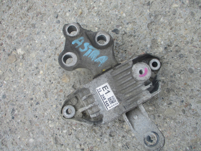 ASTRA J 1.4 T PODUSZKA SILNIKA