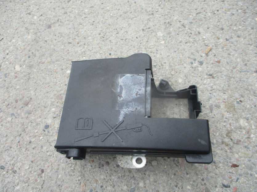 OPEL ASTRA J LIFT 1.4 T SKRZYNKA BEZPIECZNIKÓW