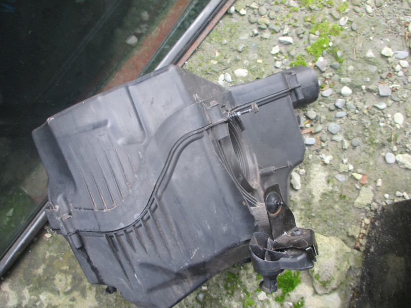 Transit CONNECT MK2 1.5 TDCI OBUDOWA FILTRA