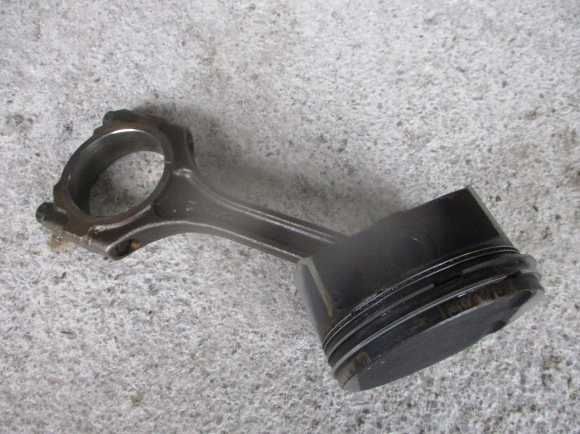 KIA VENGA HYUNDAI I30 1.6 G4FC TŁOK