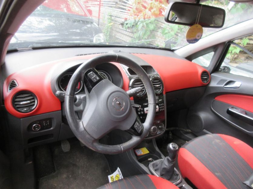 CORSA D LIFT DESKA PODUSZKI 2011