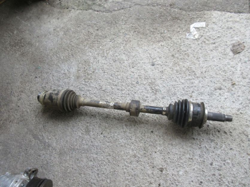 VITARA II III HYBRID 1.4 4X4 PÓŁOS PRAWY PRZÓD