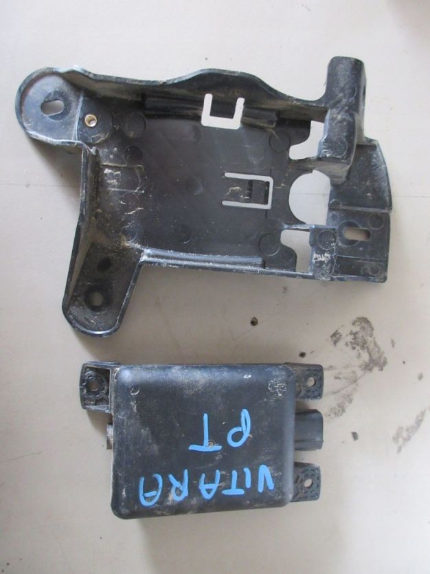 VITARA 1.4T III LIFT MODUŁ RADAR PRAWY 3F500-86R01