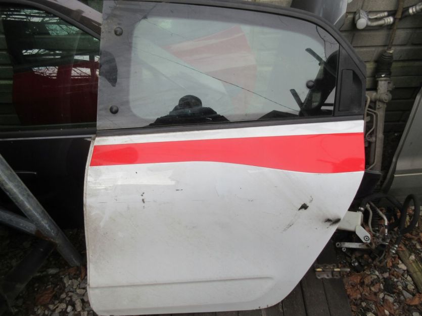 RENAULT TWINGO III 2015 R. DRZWI LEWY LEWE TYŁ