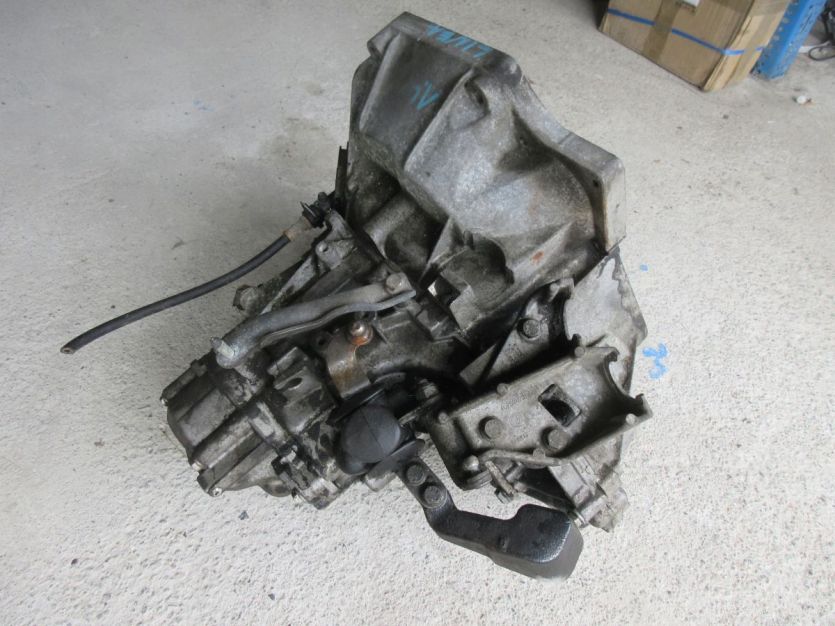 FIAT LINEA 1.4 T-JET SKRZYNIA 0681953